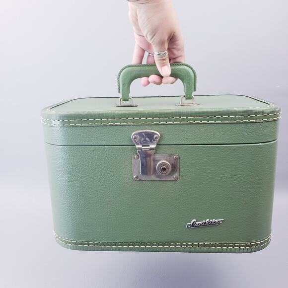 Vintage ‘70s Carilite Hard Shell Train Case Makeup Avocado Green No Key - Picture 8 of 14